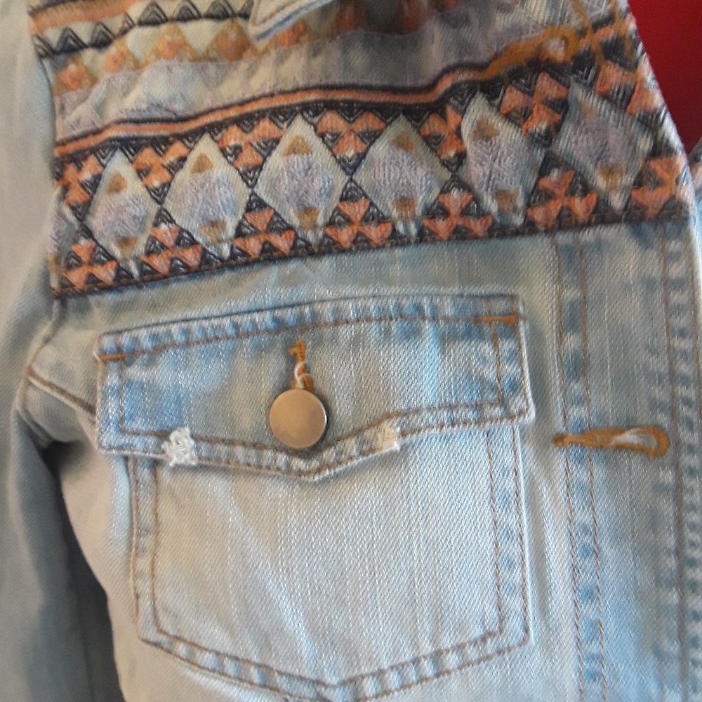 Hinge Designed in Seattle Western Aztec Embroidered Denim Jacket - Picture 2 of 3
